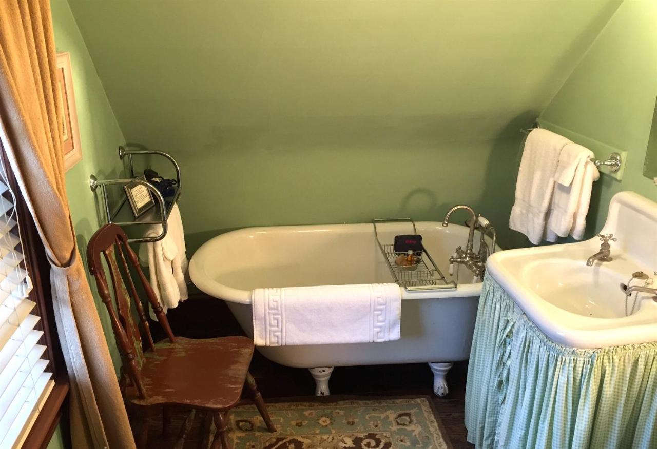 The Lancaster Bed And Breakfast Fertility Exterior photo